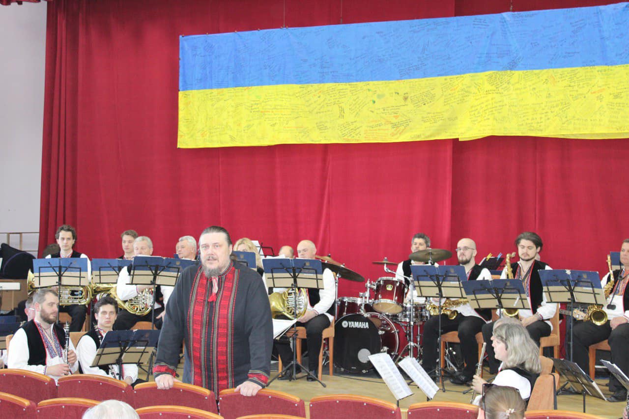 Kyiv orchestra у Київ Мiлiтарi хаб